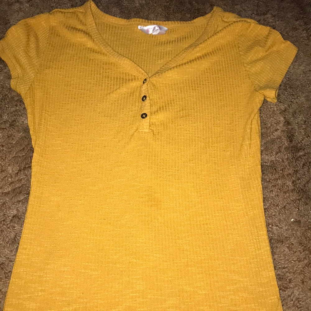 Yellow tshirt